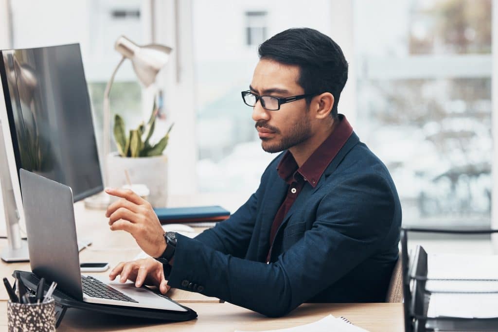 Why companies are turning to outsourcing payroll services